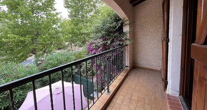 Gemütliches Ferienhaus mit Pool, 500m vom Strand, 6 Pers., Terrasse, Parkplatz, Haustiere erlaubt