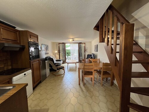 Gemütliches Ferienhaus mit Pool, 500m vom Strand, 6 Pers., Terrasse, Parkplatz, Haustiere erlaubt