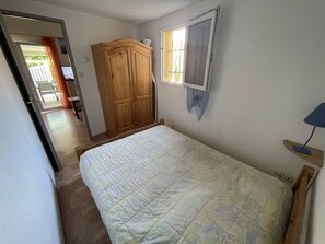 2 bedrooms - Charming 2BR Villa with Pool, Tennis & BBQ - 200m from Beach, Saint-Cyprien (Saint-Cyprien)