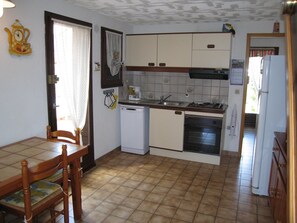Refrigerador, microondas, horno y lavavajillas
