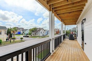 Property grounds - Galveston Modern - 4BR with Panoramic Views (Galveston)