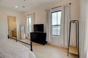 4 Schlafzimmer, Bügeleisen/Bügelbrett, WLAN, Bettwäsche