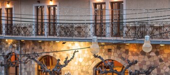 Arahova Inn Hotel