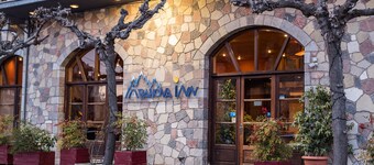 Arahova Inn Hotel
