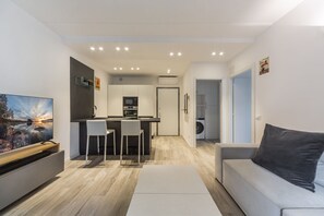 Interior - Comfy APT with Private Parking & Balcony (Milano)