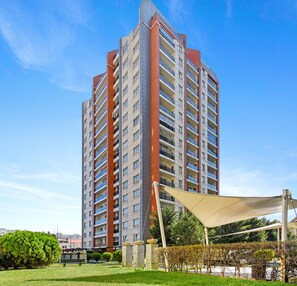 Front of property - InCity Charming Studio (Bucharest)