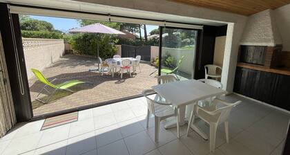 Cozy 3-Room Villa with Veranda, Terrace, and Parking Near Beach and Golf in Saint-Cyprien