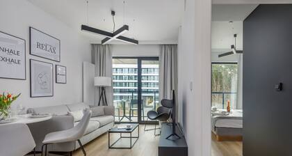 Modern Apartment close to the Sea | Balcony and Air Conditioning