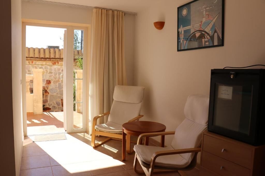 Photo - Fonda Las Palmeras