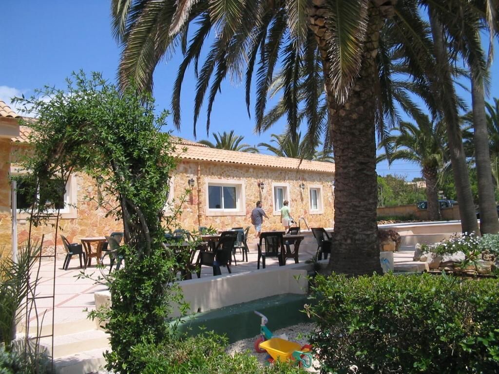 Photo - Fonda Las Palmeras