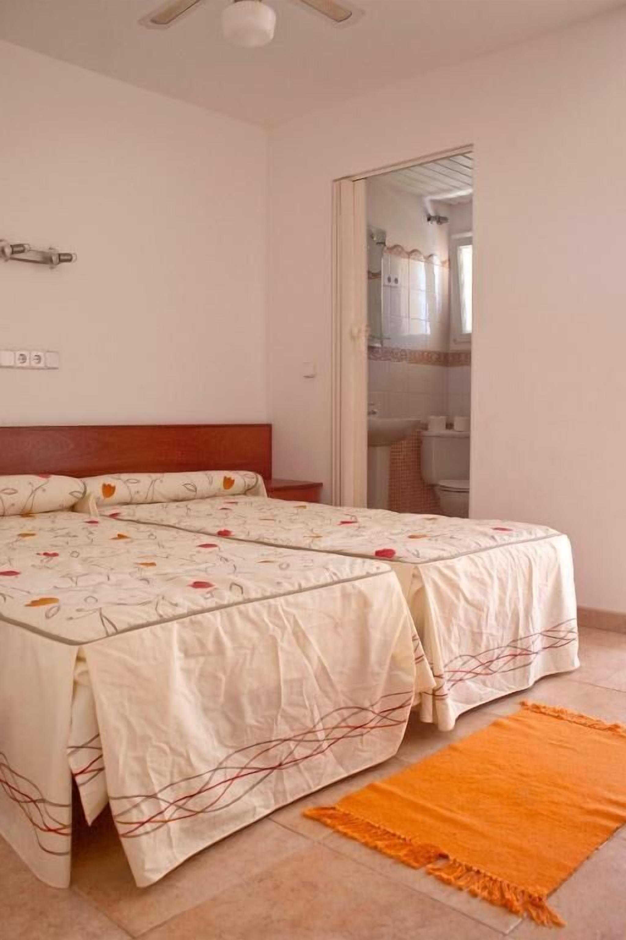 Photo - Fonda Las Palmeras