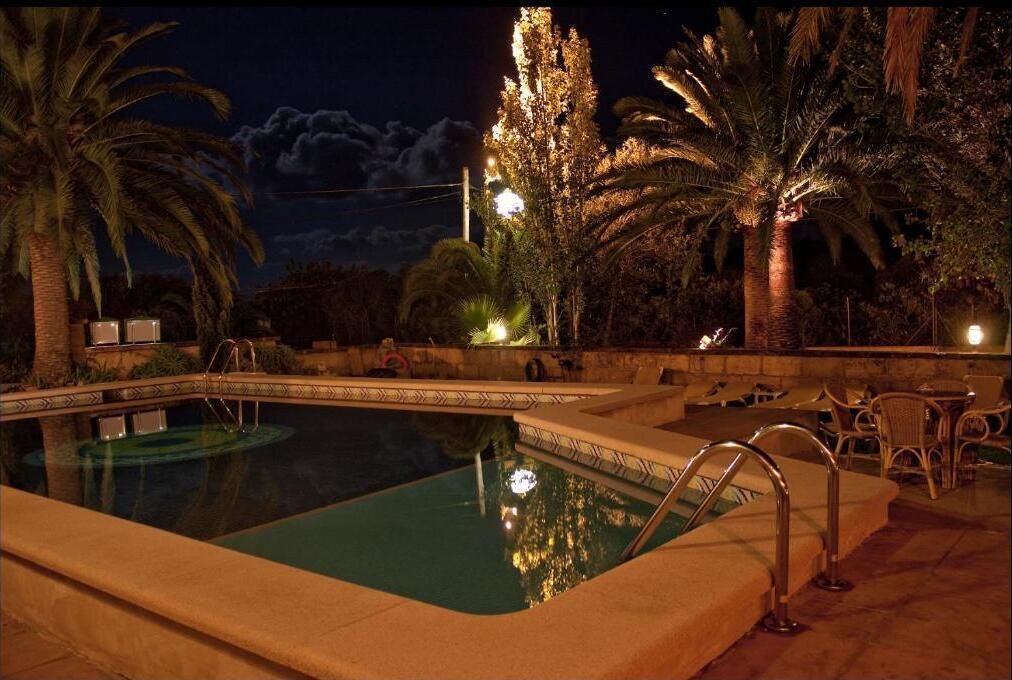 Photo - Fonda Las Palmeras