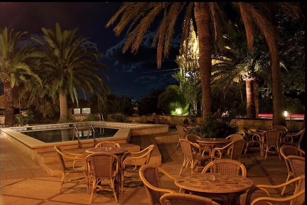 Photo - Fonda Las Palmeras