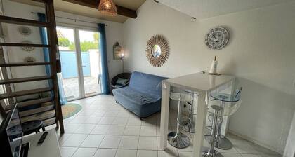 Charmante villa climatisée T2 mezzanine, 6 pers, terrasse ensoleillée, proche plage et commerces