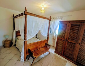 3 bedrooms, bed sheets