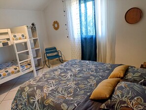 3 bedrooms, bed sheets