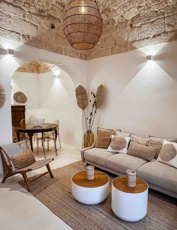 Smart TV, stereo - Casa Savi Ostuni townhouse with sea view terrace (Ostuni)
