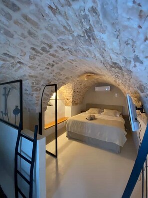 2 bedrooms, iron/ironing board, free WiFi, bed sheets - Casa Savi Ostuni townhouse with sea view terrace (Ostuni)