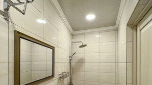 Comfort Double or Twin Room | Bathroom - East House Hotel (Samarkand)