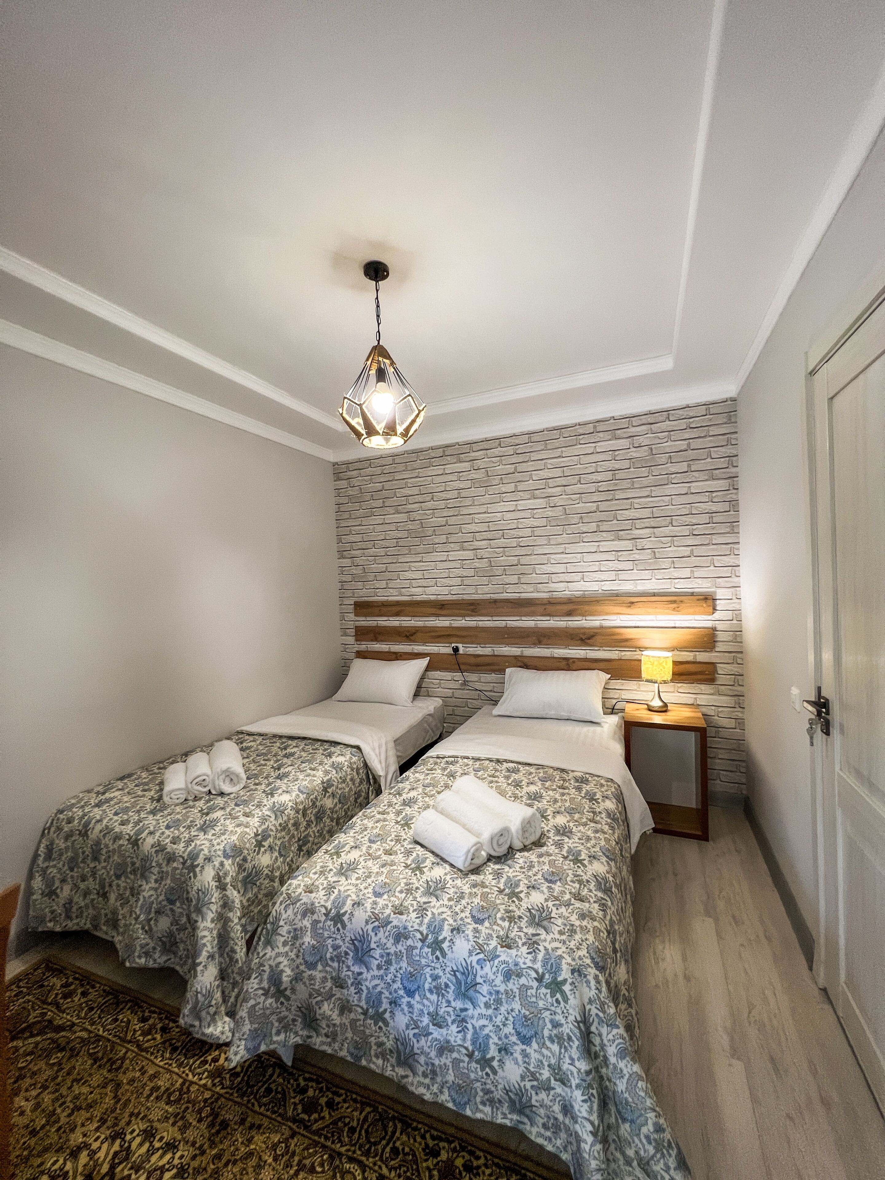 Comfort-værelse med dobbeltseng eller 2 enkeltsenge | Gratis Wi-Fi