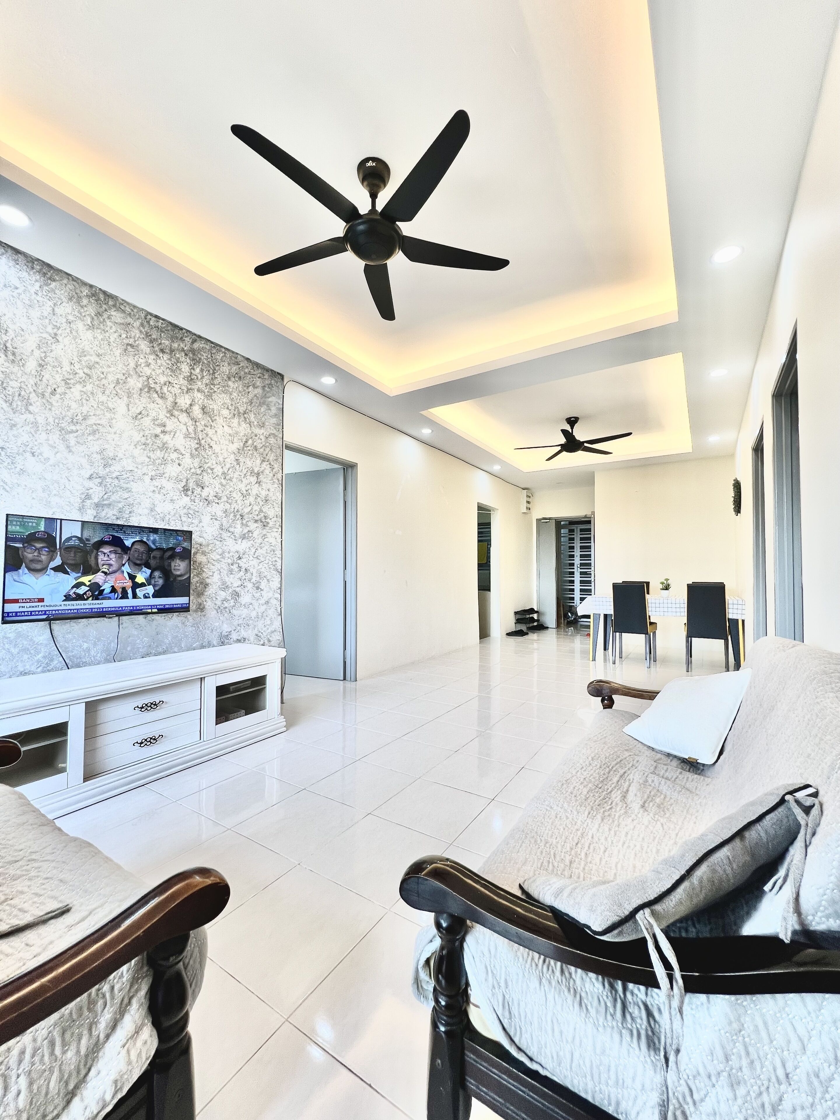 Télévision à écran plat