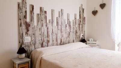 THE SEA OF ROME STANDARD "WHITE"