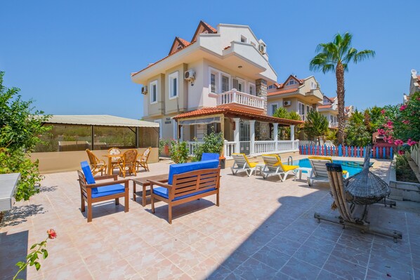 Classic Villa | Exterior