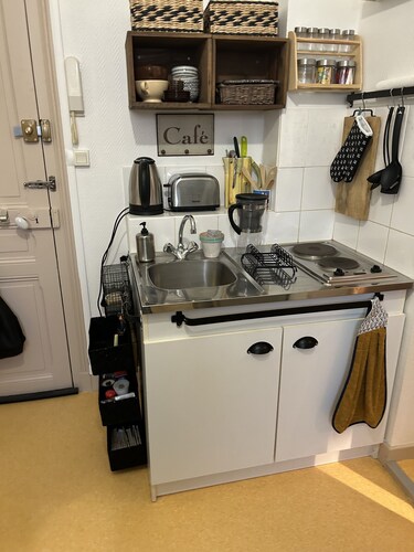 Grand Studio atypique idéal   curistes  200 m des  thermes et spa des neriades