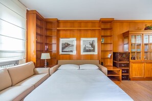 1 bedroom, iron/ironing board, internet, bed sheets