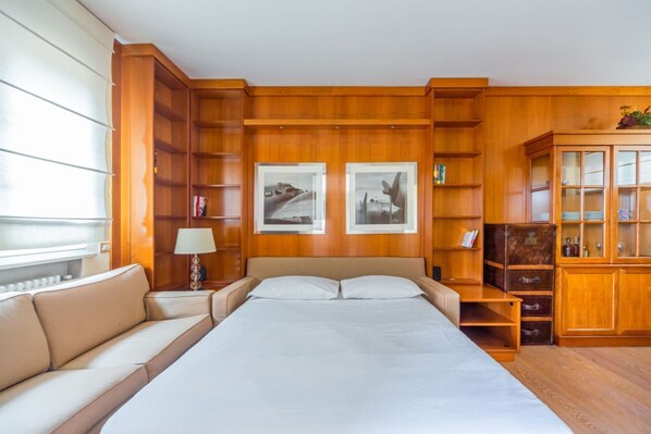 1 bedroom, iron/ironing board, Internet, bed sheets