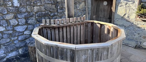 Bain à remous extérieur