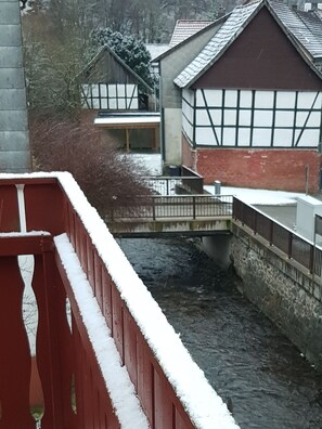 Property grounds - Romantic vacation home with beautiful roof terrace with river view, garden, barbecue (Walkenried)