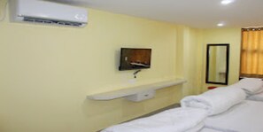 Quarto triplo | Wi-Fi de cortesia, roupa de cama