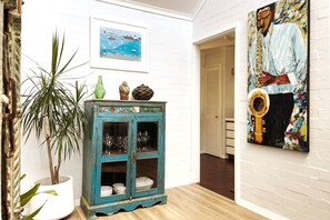 Interior - Walkers paradise close to Fremantle's main attractions and nearby to the beach (Fremantle)