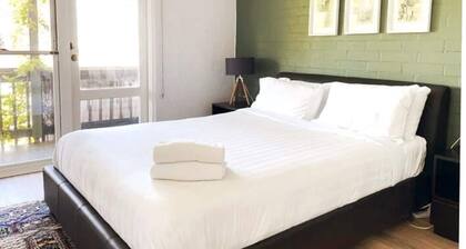 Walkers paradise close to Fremantle's main attractions and nearby to the beach