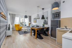 Departamento, 1 habitación, balcón, frente al mar | Sala de estar