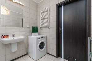 Apartment, 1 Bedroom, Balcony, Sea Facing | Bathroom | Shower, towels