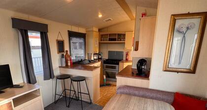 3 Bed Caravan, 8 Berth, Pet Friendly, Parking