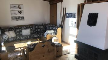 電視、壁爐