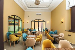 Daily buffet breakfast (MAD 50 per person) - Hôtel Majorelle  (Marrakech)