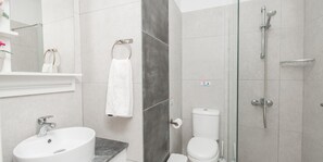 Shower, towels