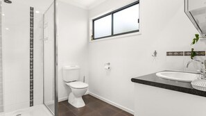 Bathtub, hair dryer - Kilcunda Stay with electric car charger (Kilcunda)