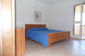 3 bedrooms, bed sheets