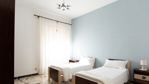 2 bedrooms, WiFi, bed sheets - Apartment Melathu with Wi-Fi (Oliena)