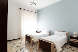 2 bedrooms, WiFi, bed sheets - Apartment Melathu with Wi-Fi (Oliena)