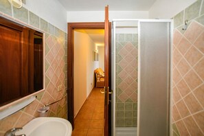 Dusche, Haartrockner, Bidet
