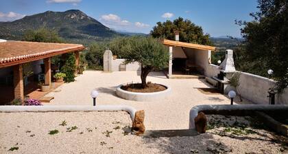 Villa Cusidore with large garden