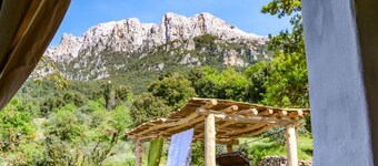 Holiday House Giada with pretty veranda