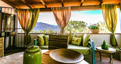Holiday House Giada with pretty veranda
