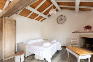 1 bedroom, iron/ironing board, bed sheets - Villa Jumpadu surrounded by nature (Oliena)